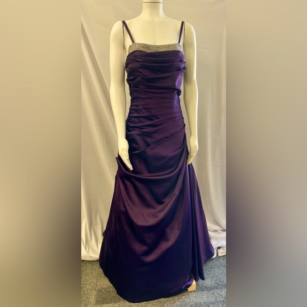 Beautiful size 13 formal dress 13 by Da Vinci